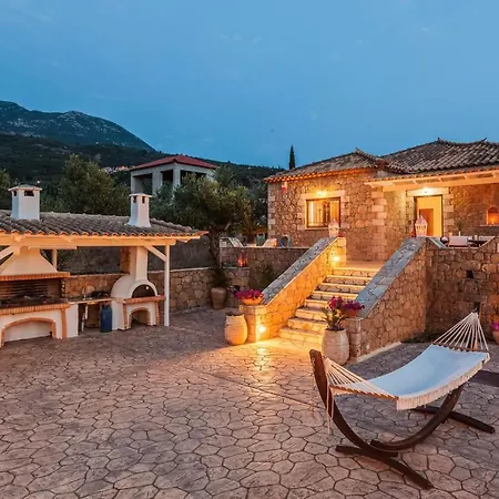Mani's Aura Seaside-spacious Summer Retreat Apartment Kotronion (West Mani)
