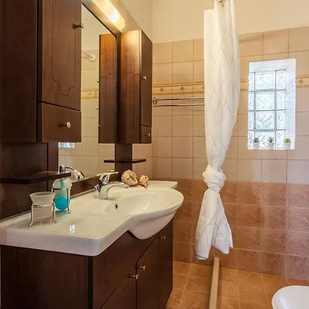 Apartament Mani's Aura Seaside-spacious Summer Retreat *