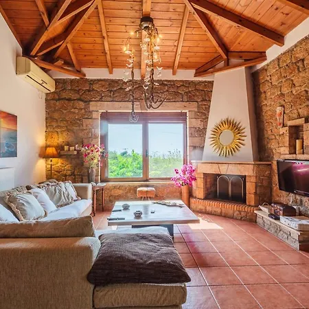 Mani's Aura Seaside-spacious Summer Retreat *