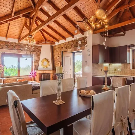 Mani's Aura Seaside-spacious Summer Retreat