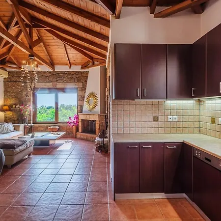 Mani's Aura Seaside-spacious Summer Retreat *