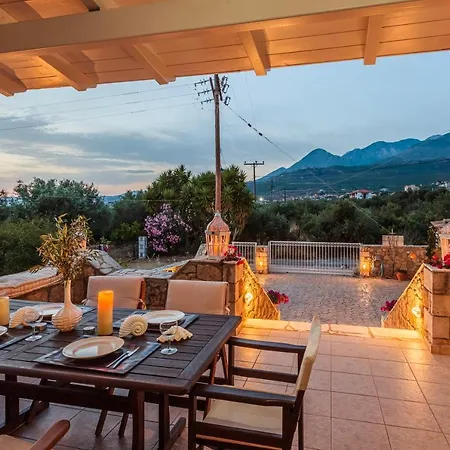 Mani's Aura Seaside-spacious Summer Retreat *